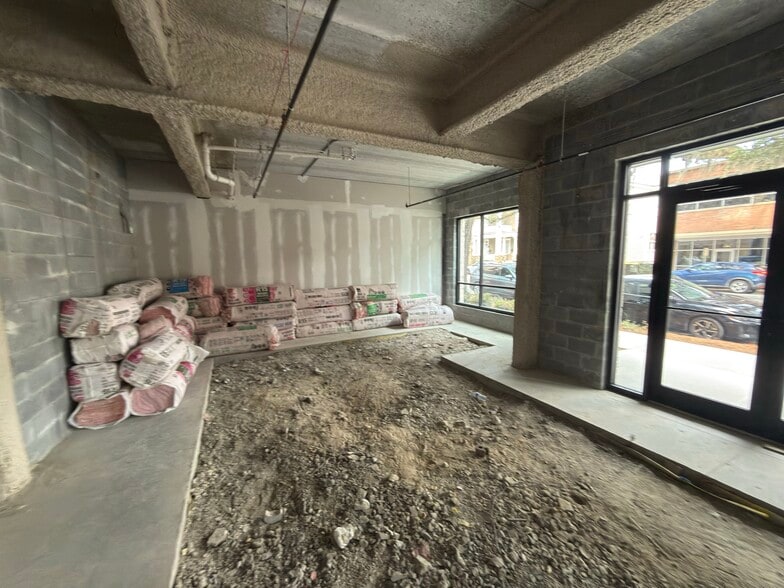 2213 Bull St, Savannah, GA for lease - Building Photo - Image 3 of 12