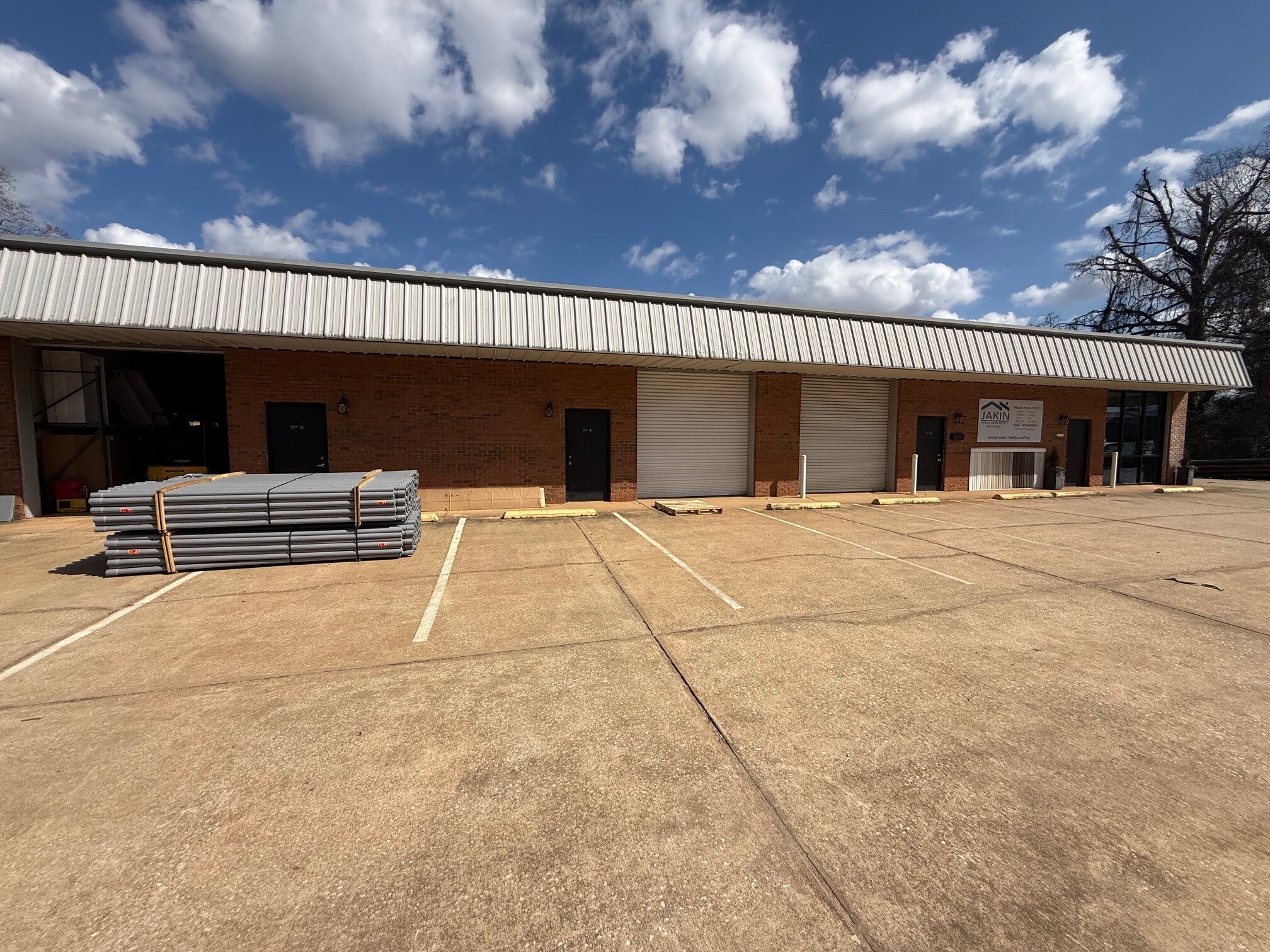 1601 Spring Dr, Opelika, AL for lease Primary Photo- Image 1 of 25