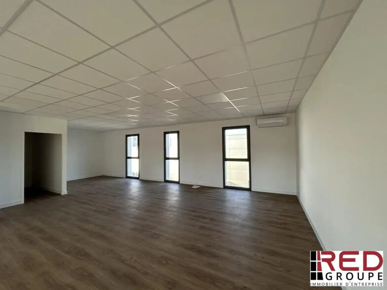 Office in Aix-en-Provence for lease - Interior Photo - Image 3 of 5