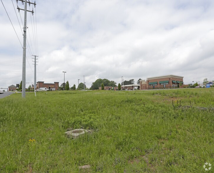 2526 Cuthbertson Rd, Waxhaw, NC for lease - Building Photo - Image 2 of 6