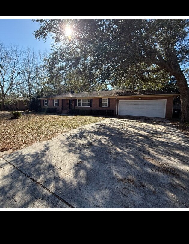 118 E 7th North St, Summerville, SC à louer Photo principale- Image 1 de 13