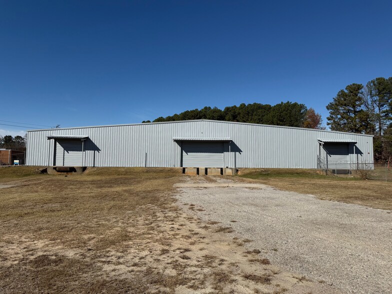 111 Lenora St, Henderson, NC à louer - Photo du bâtiment - Image 1 de 6