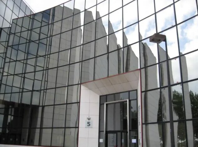 5 Place Copernic, Évry à louer Photo principale- Image 1 de 2