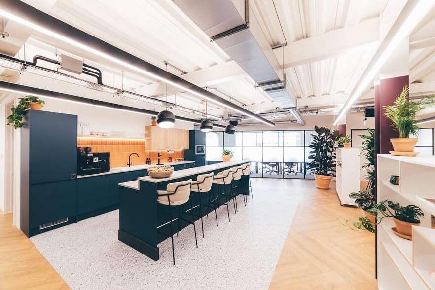 1 Armoury Way, Londres à louer - Photo du bâtiment - Image 2 de 7