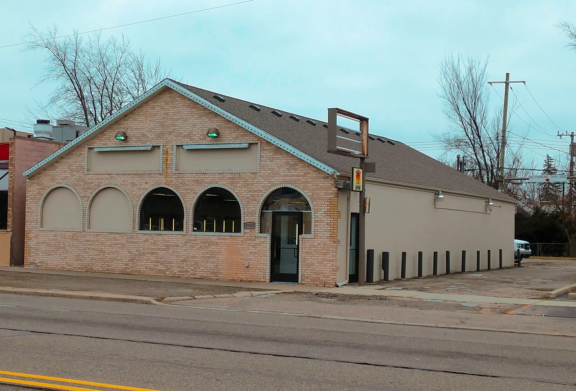 25825 W 7 Mile Rd, Redford, MI for sale Primary Photo- Image 1 of 1