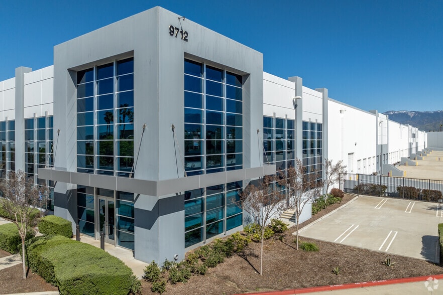 9889 Almond Ave, Redlands, CA for lease - Primary Photo - Image 2 of 13