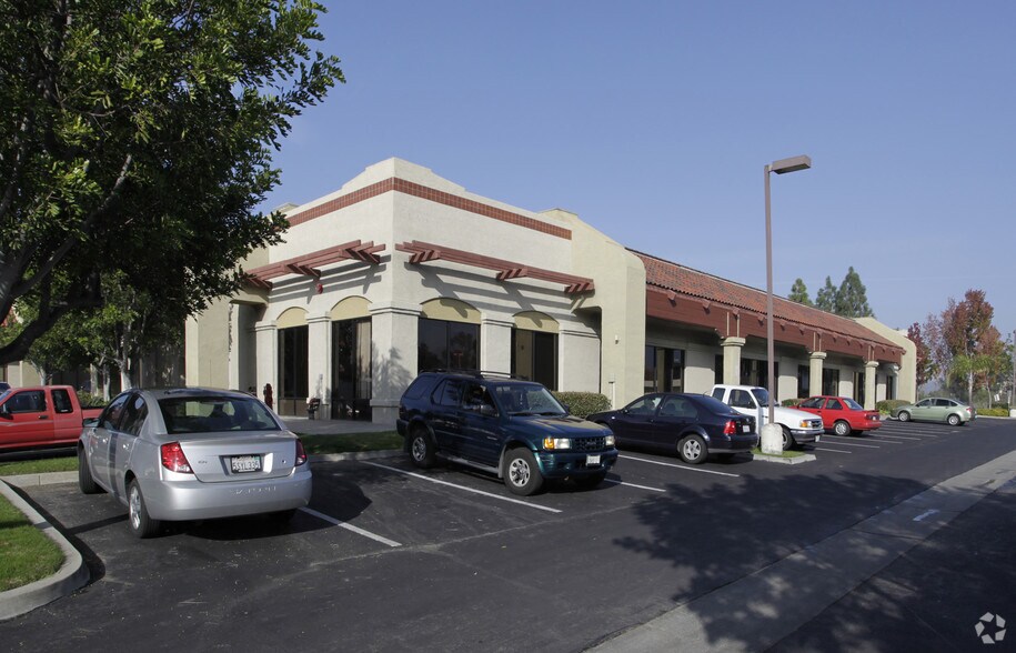 1284 W San Marcos Blvd, San Marcos, CA à louer - Photo du bâtiment - Image 2 de 7