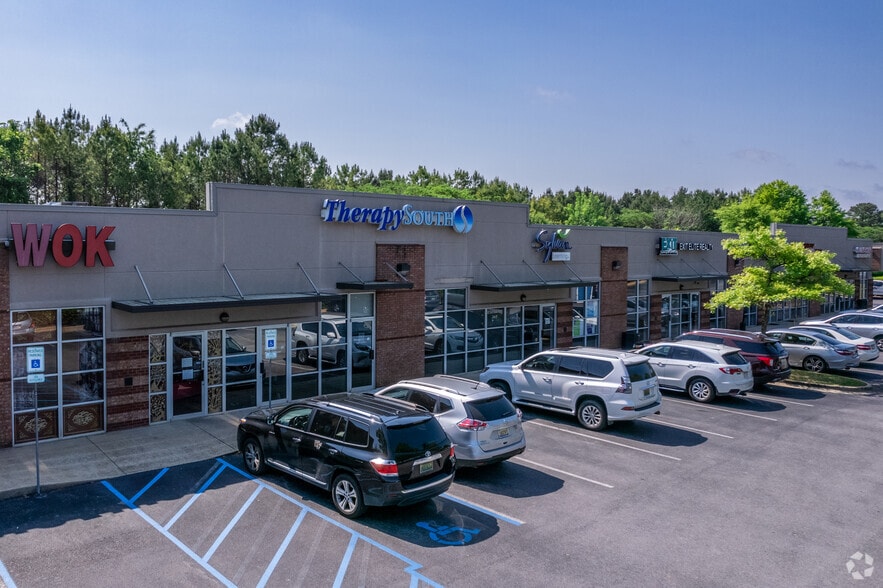 3421-3435 S Shades Crest Rd, Hoover, AL à louer - Photo du bâtiment - Image 2 de 12
