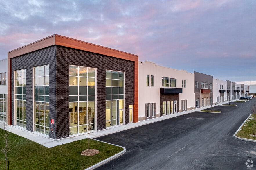 160 Av D'ibéria, Candiac, QC for lease - Primary Photo - Image 1 of 15