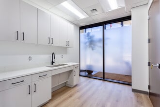 912 Capital Of Texas Hwy S, West Lake Hills, TX à louer Photo intérieure- Image 2 de 3