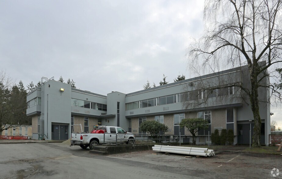 14225 57th Ave, Surrey, BC à louer - Photo du bâtiment - Image 2 de 3