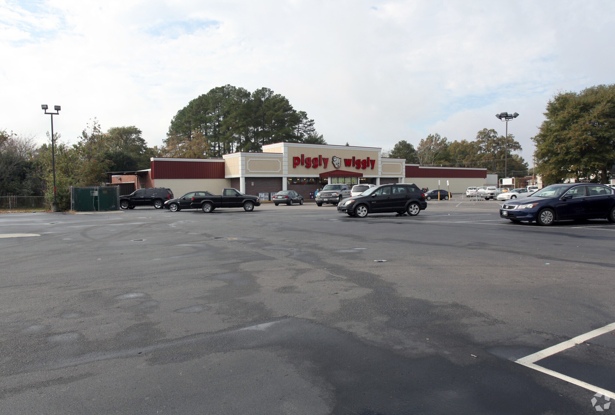 210 E 4th Ave, Red Springs, NC for sale Primary Photo- Image 1 of 3