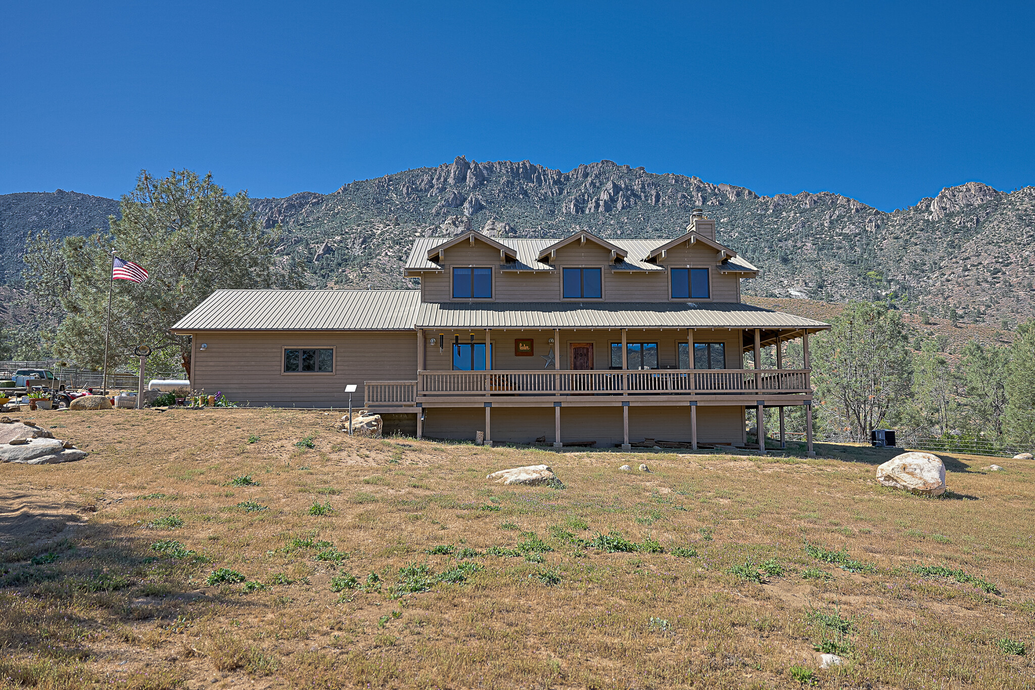 22906 Wesley Ave, Onyx, CA for sale Primary Photo- Image 1 of 83