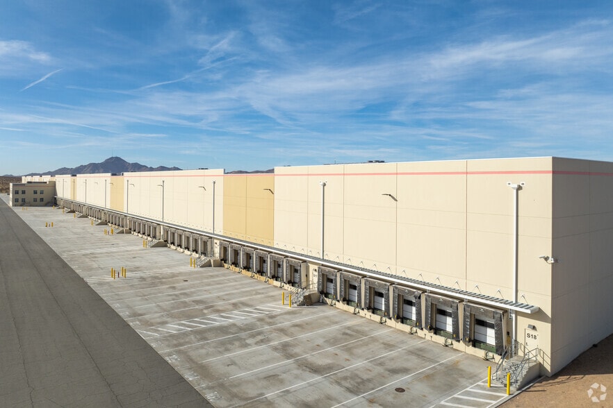 18880 Navajo Rd, Apple Valley, CA for lease - Building Photo - Image 3 of 9