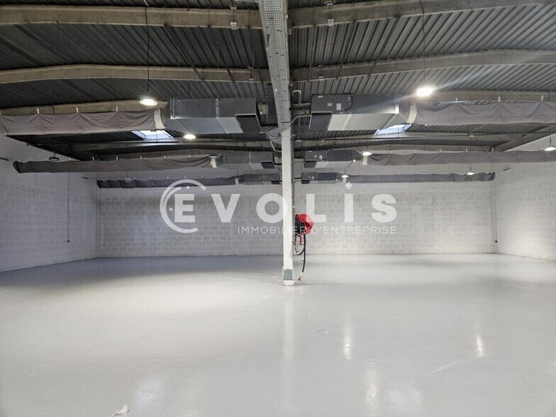 Flex in Massy for lease - Interior Photo - Image 3 of 23