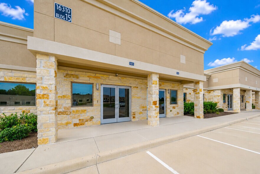 16310 State Highway 249, Houston, TX à vendre - Photo du bâtiment - Image 2 de 15
