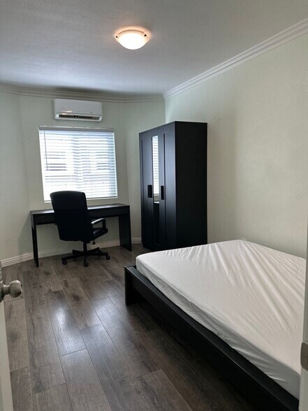 1161 W 37th Dr, Los Angeles, CA à vendre - Photo intérieure - Image 3 de 52