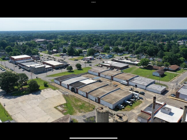 Plus de détails pour 200 N 13th St, Erwin, NC - Industriel à louer