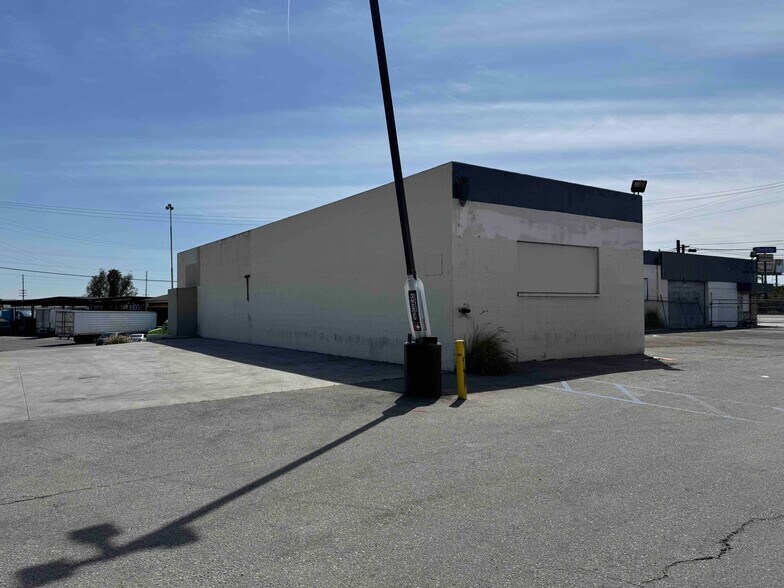 7895 Telegraph Rd, Montebello, CA à vendre - Photo du bâtiment - Image 2 de 10