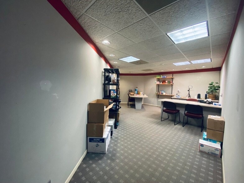 4230 W Loomis Rd, Greenfield, WI for lease - Primary Photo - Image 1 of 16