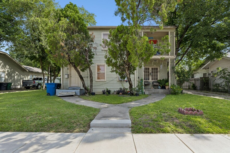 631, 635 & 641 Ashby portefeuille de 3 propriétés à vendre sur LoopNet.ca - Photo du bâtiment - Image 2 de 15
