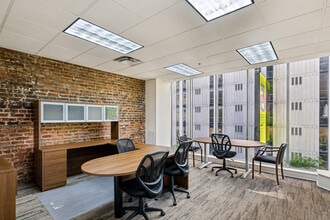 241 Peachtree St NE, Atlanta, GA for lease Interior Photo- Image 2 of 7