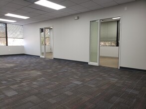 11-13 Sunflower Ave, Paramus, NJ for lease Building Photo- Image 2 of 4