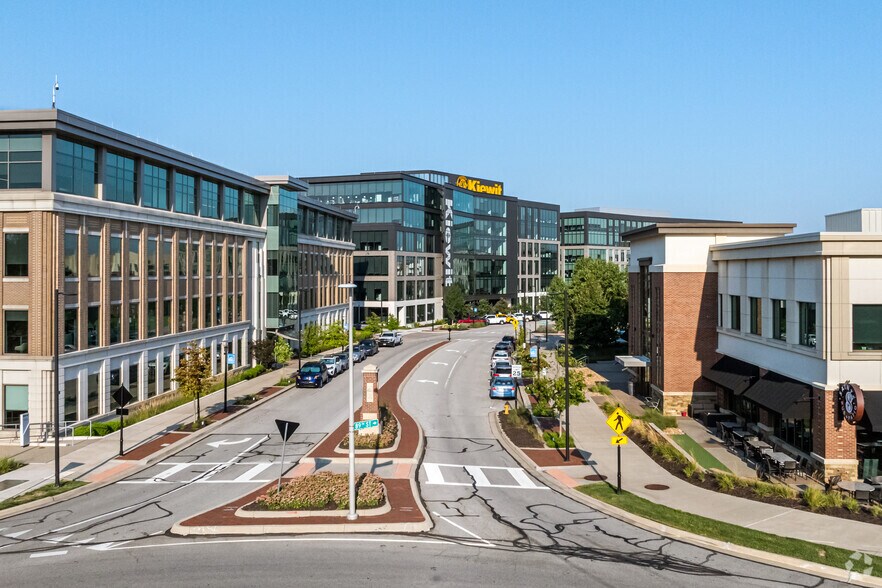 W 87th St Pky, Lenexa, KS à louer - Photo du bâtiment - Image 3 de 25