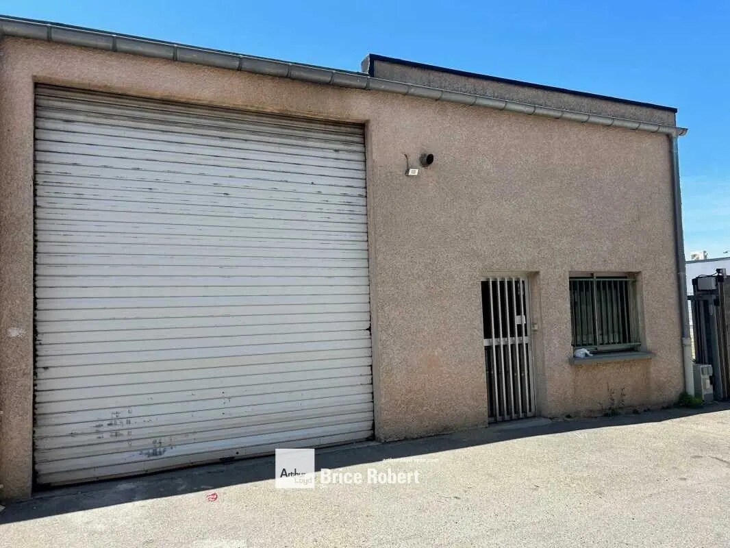 Office in Meyzieu for lease Building Photo- Image 1 of 5