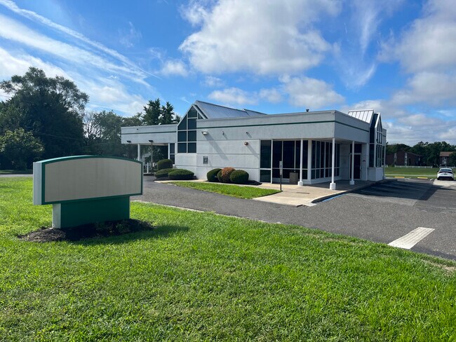 More details for 1149 Cooper St, Beverly, NJ - Retail for Sale