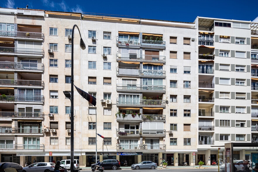 Avenida de la República Argentina, 48, Seville, Sevilla for sale - Building Photo - Image 2 of 2