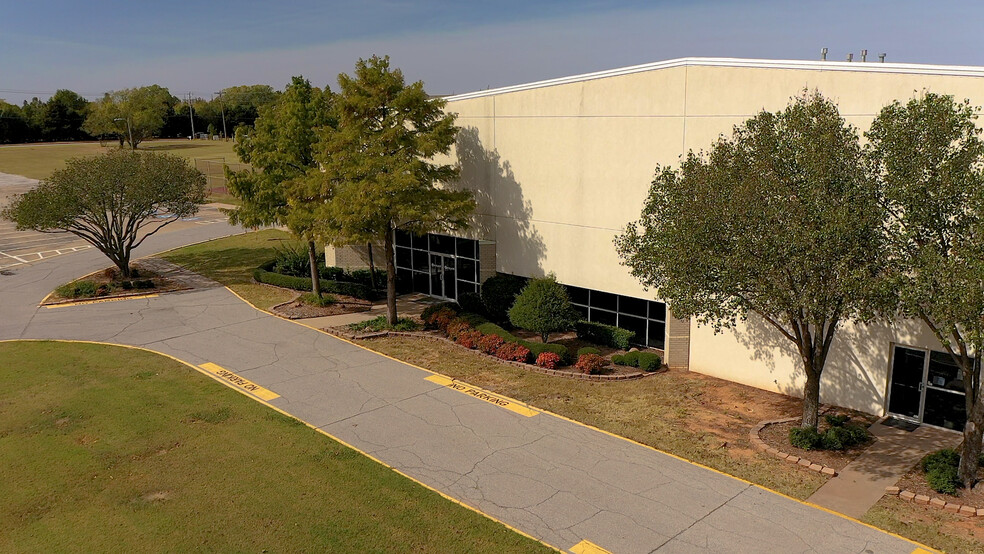 16000 N Western Ave, Edmond, OK for sale - Building Photo - Image 1 of 1