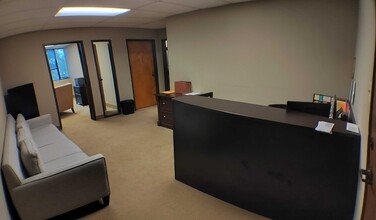 2000 N Central Expy, Plano, TX for lease Interior Photo- Image 2 of 6