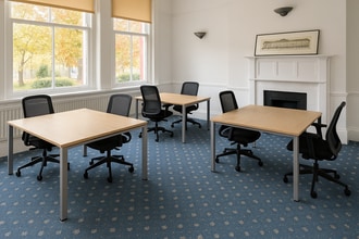 9 Park Sq E, Leeds for lease Building Photo- Image 2 of 7