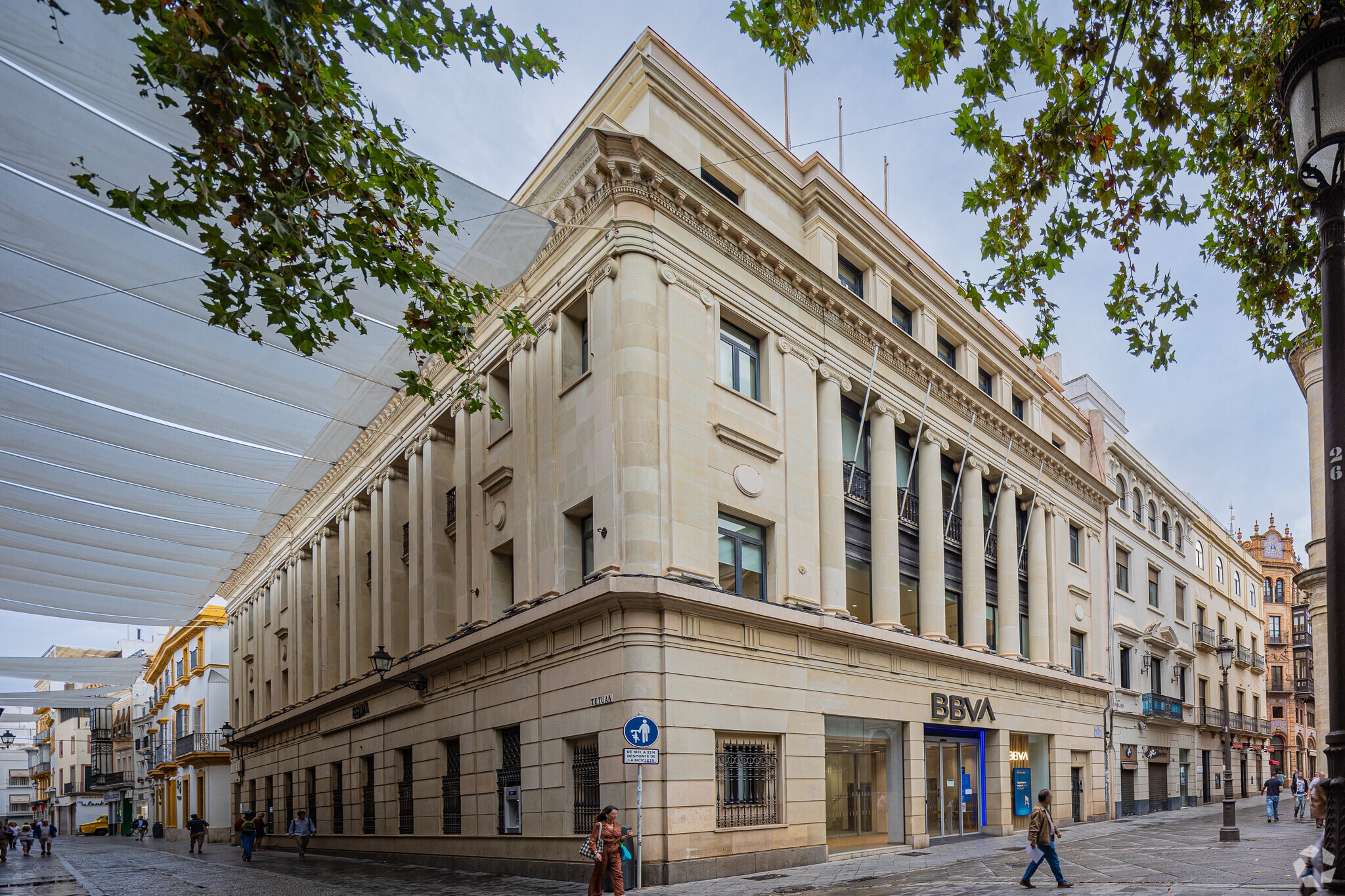 Calle Granada, 1, Seville, Sevilla for lease Primary Photo- Image 1 of 4