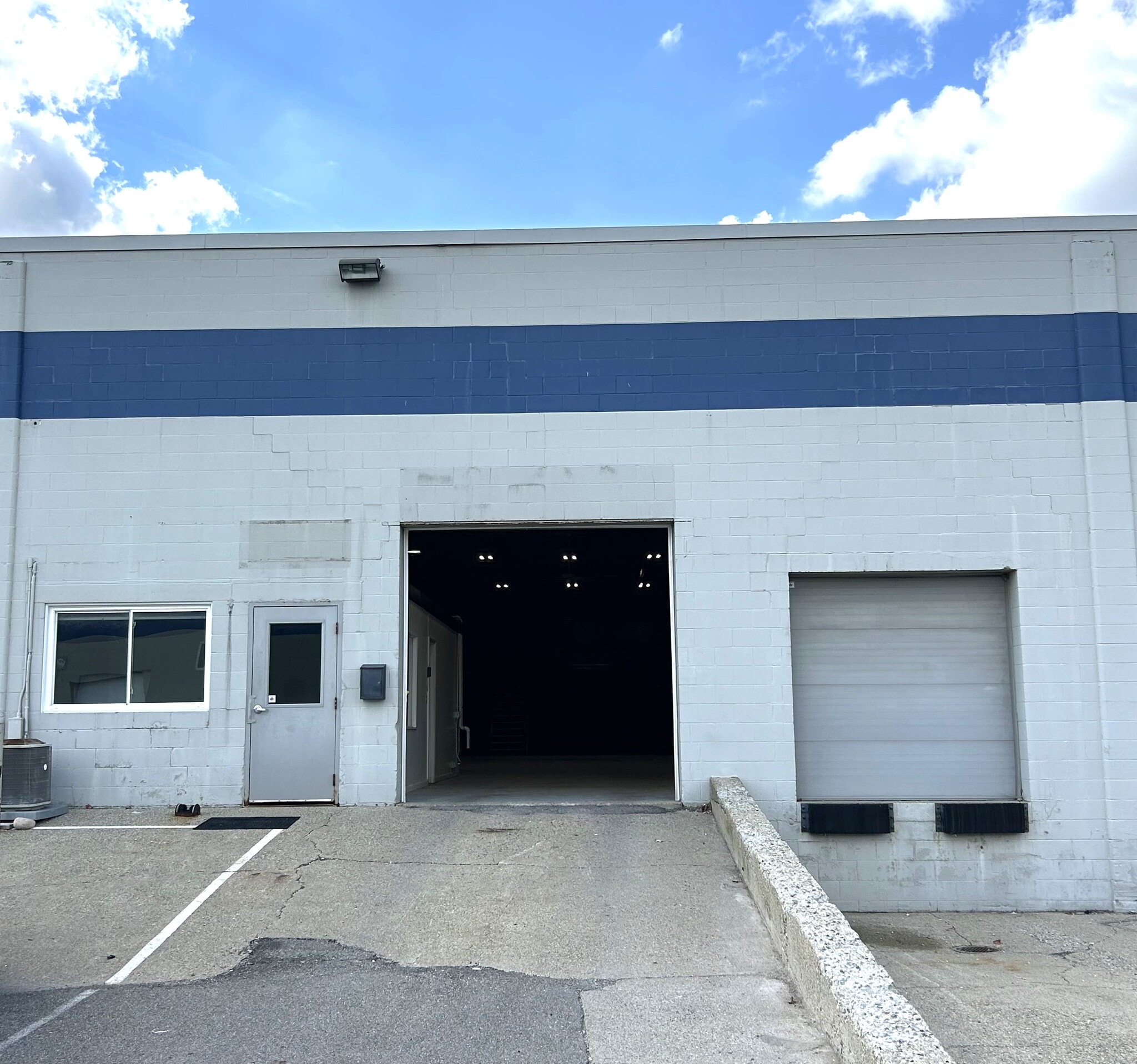 727 W Ellsworth Rd, Ann Arbor, MI à louer Photo intérieure- Image 1 de 4