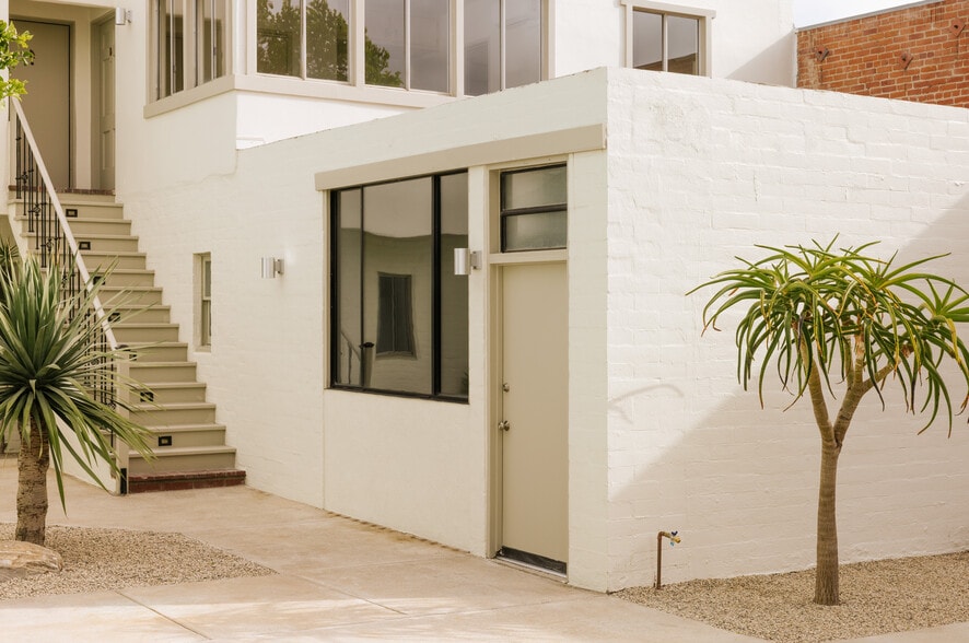 2218 Pico Blvd, Santa Monica, CA for sale - Building Photo - Image 3 of 33