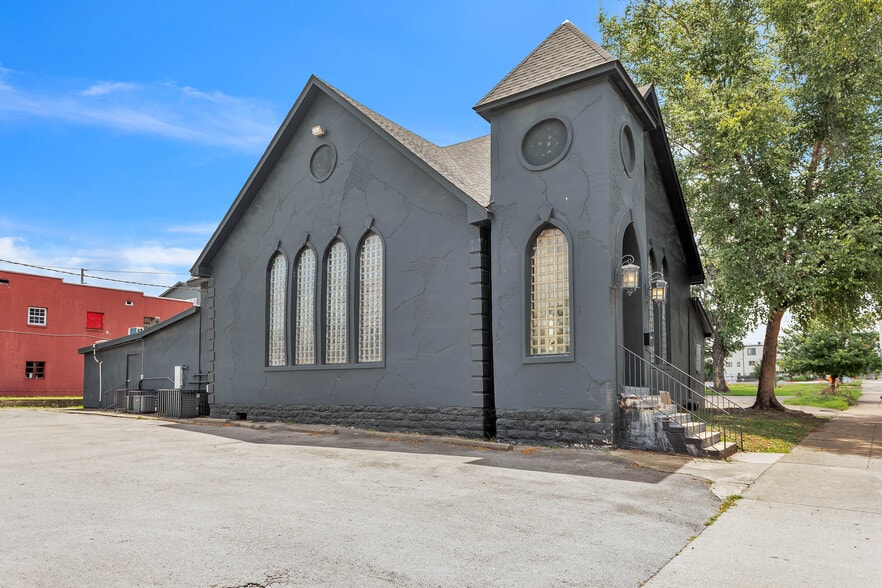 1703 A Jo Johnston Ave, Nashville, TN for sale - Building Photo - Image 1 of 23