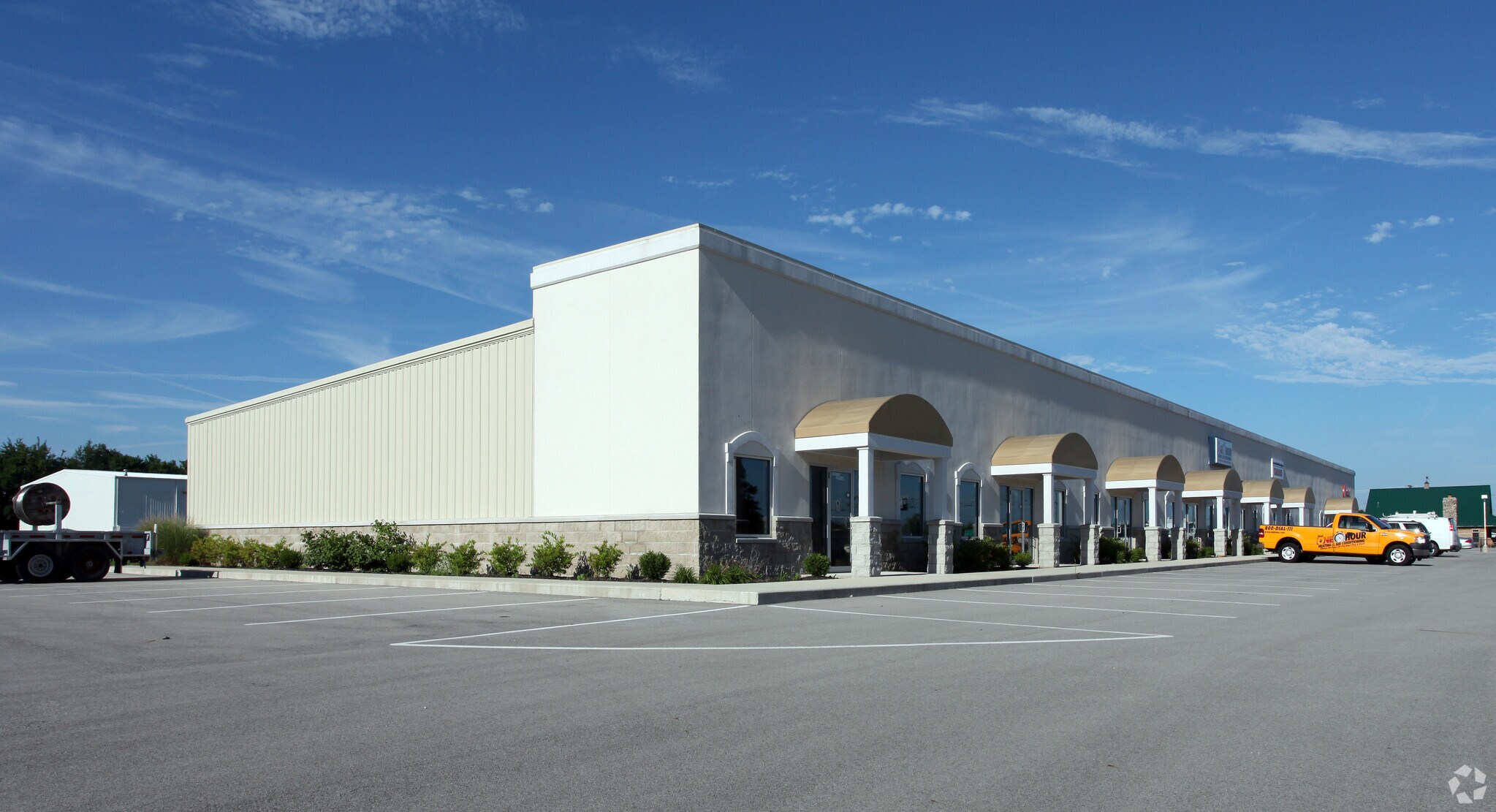 14285-14301 Commerce Rd, Daleville, IN for lease Primary Photo- Image 1 of 18