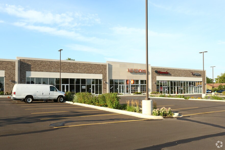 3500 Washtenaw Ave, Ann Arbor, MI à louer - Photo du bâtiment - Image 3 de 8