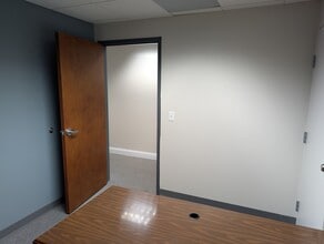 801 W Bay Dr, Largo, FL à louer Photo intérieure- Image 2 de 13