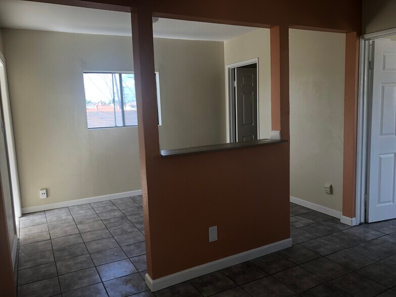 6417 1/2 Benson, Huntington Park, CA à vendre - Photo du bâtiment - Image 3 de 4