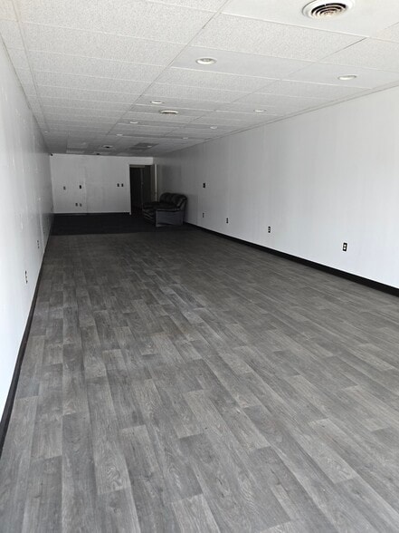 2204-2210 Old Gettysburg Rd, Camp Hill, PA for lease - Building Photo - Image 2 of 14