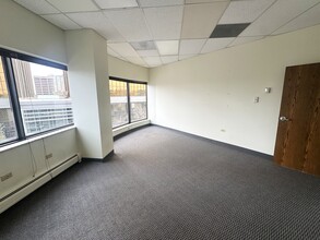 695 S Colorado Blvd, Denver, CO for lease Interior Photo- Image 2 of 5