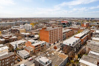 7070 Rue Saint-Urbain, Montréal, QC - Aérien  Vue de la carte