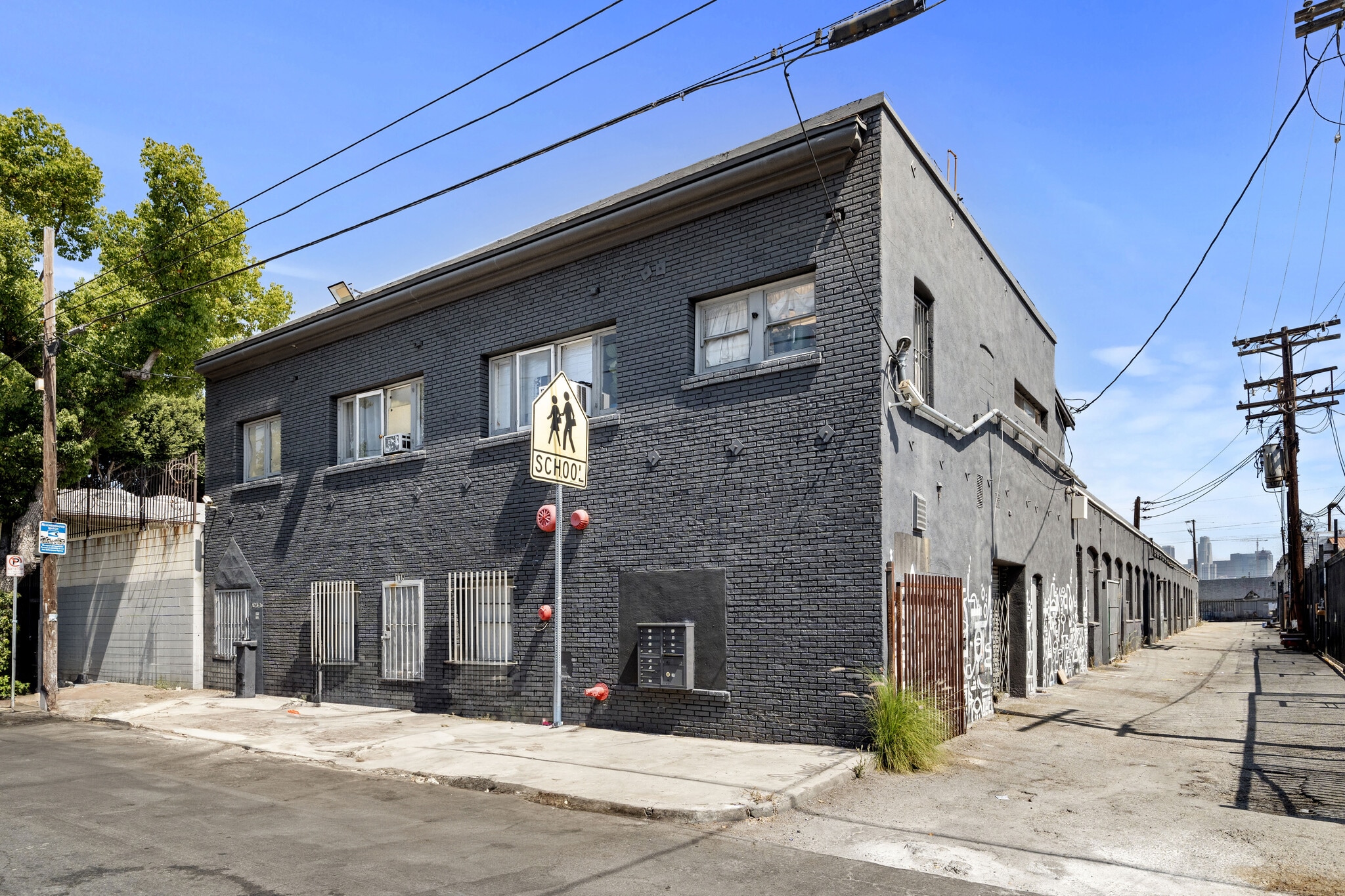 119 W 36th Pl, Los Angeles, CA for sale Primary Photo- Image 1 of 21