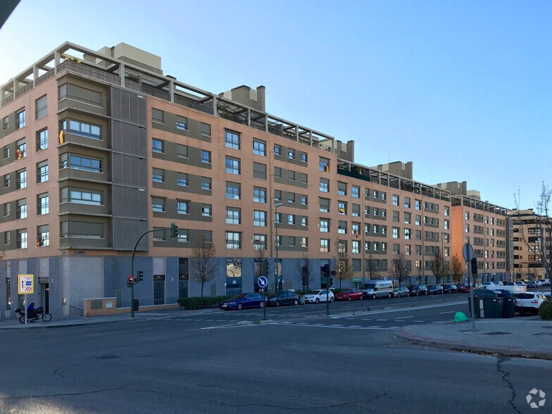 Calle Azofra, Madrid, Madrid for lease - Building Photo - Image 2 of 2