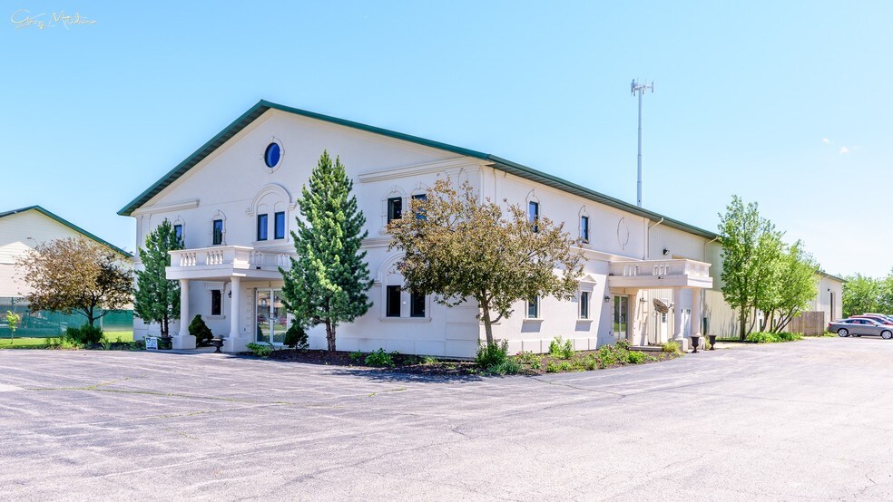 1255 Erie Ct, Crown Point, IN à louer - Photo du bâtiment - Image 2 de 19