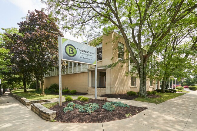 Plus de détails pour 640 W Market St, Akron, OH - Bureau à vendre