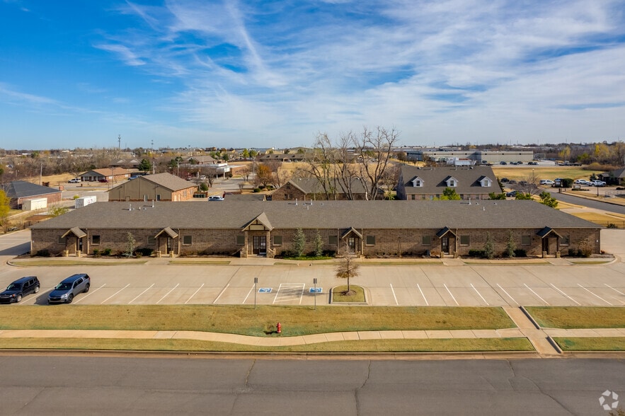 1716 Signal Ridge Dr, Edmond, OK for sale - Building Photo - Image 1 of 22
